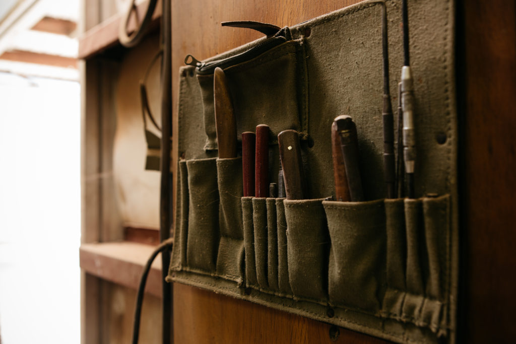 burlap tool organizer